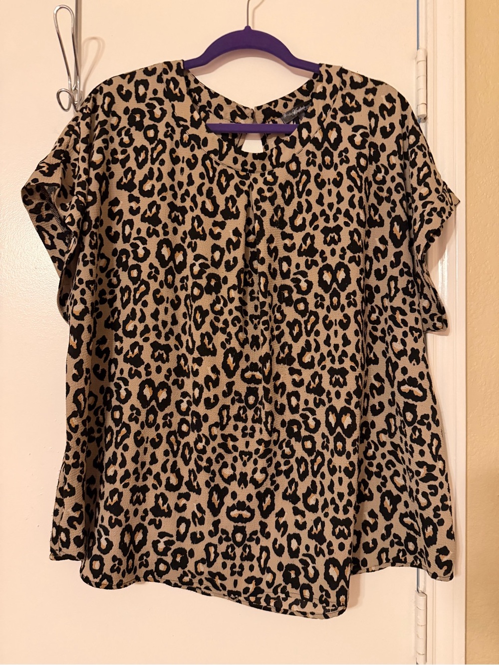 ANDREE BY UNIT Tan and Black Leopard Print Blouse